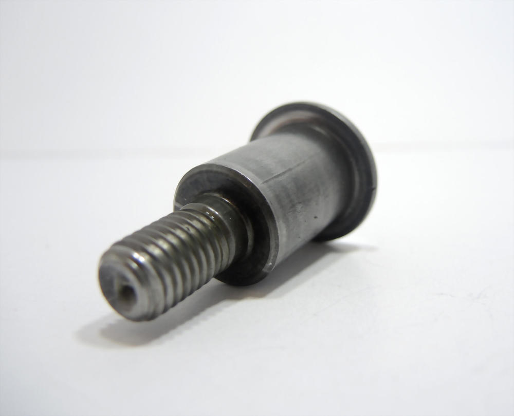 02 Customized Screws