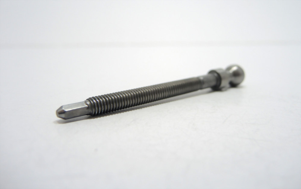 07 Customized Screws