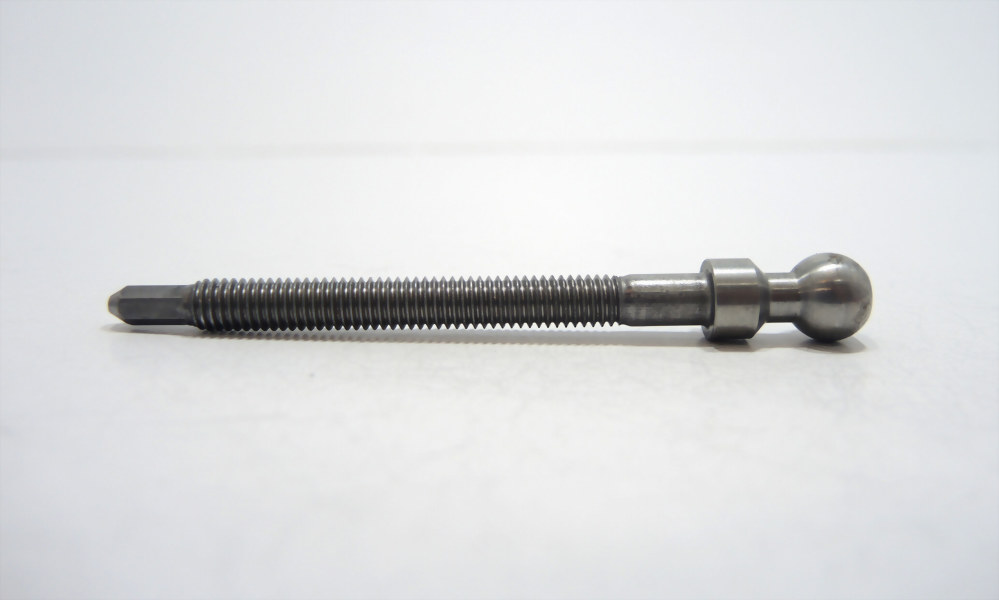 07 Customized Screws