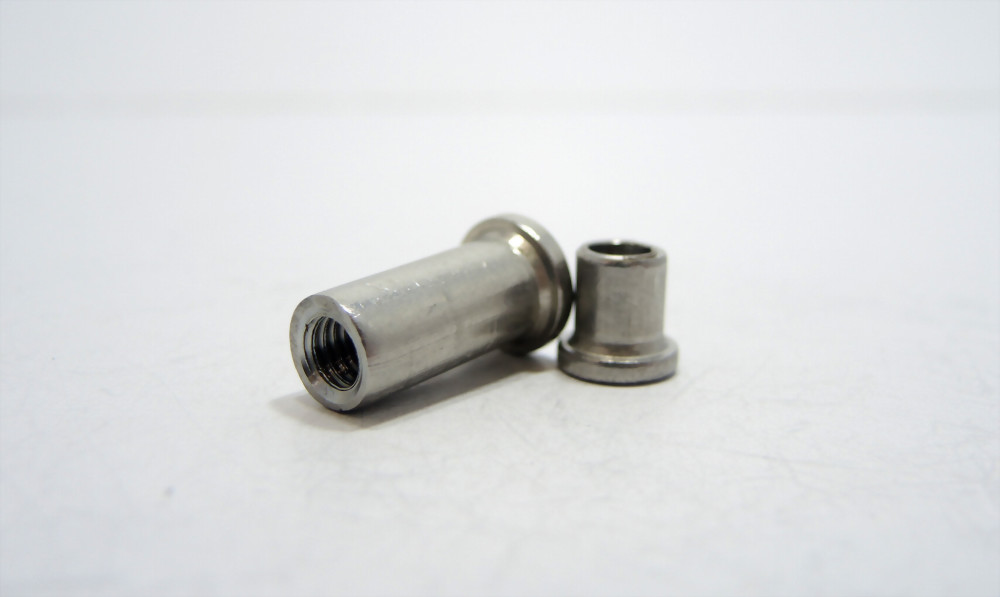 17 Customized Screws
