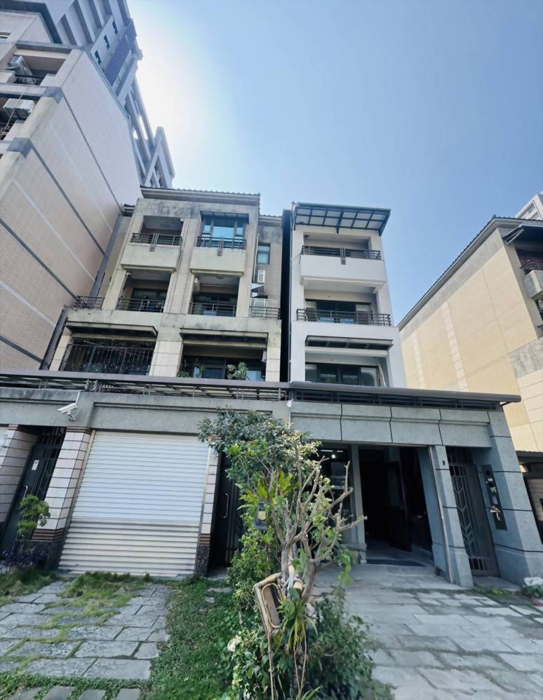 高雄楠梓援中路-透天舊屋翻新