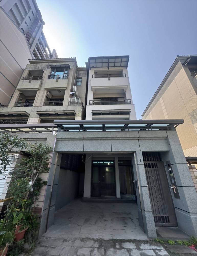 高雄楠梓援中路-透天舊屋翻新