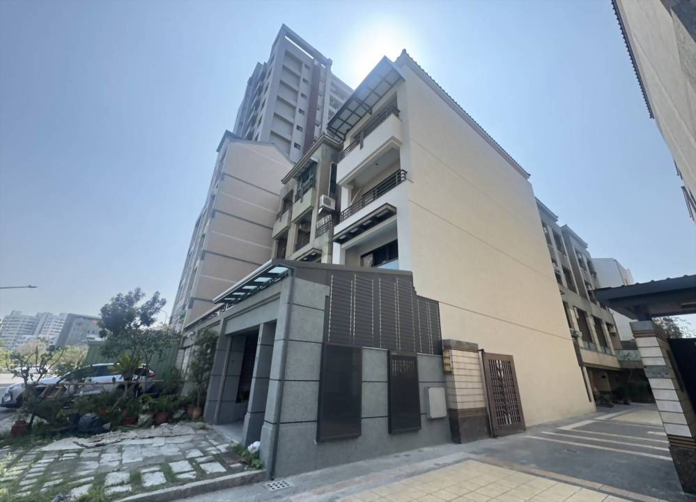 高雄楠梓援中路-透天舊屋翻新