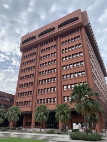 高雄中山大學圖資大樓