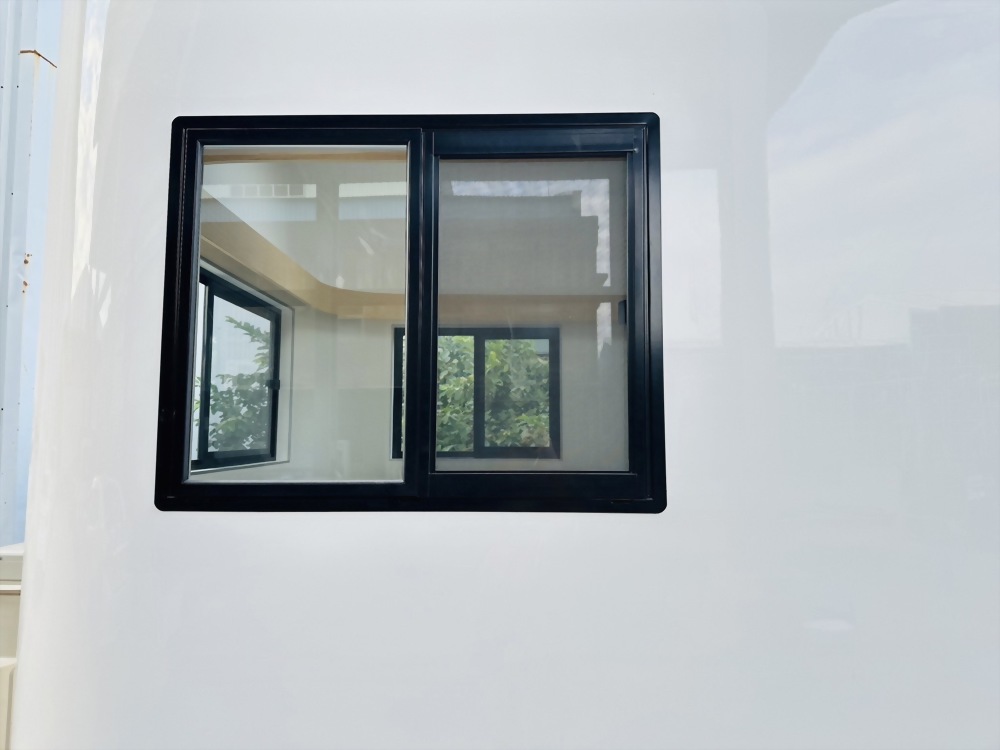 露營車車窗設計、露營車車窗製造商推薦 - 連毅精密