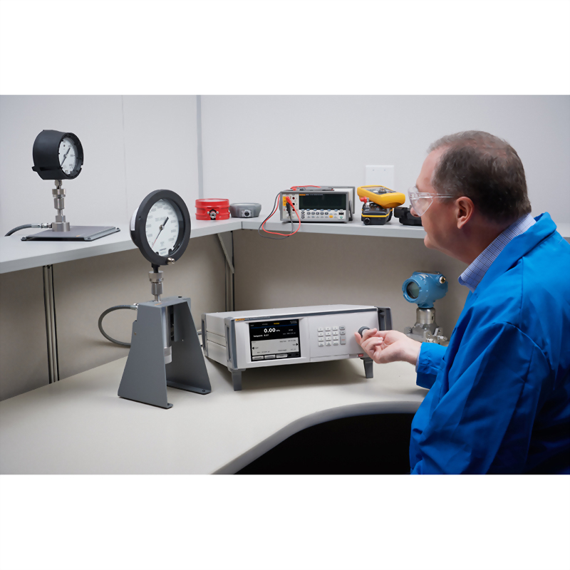 FLUKE_Modular_High-Pressure_Controllers_Calibrators_8270A_8370A_3