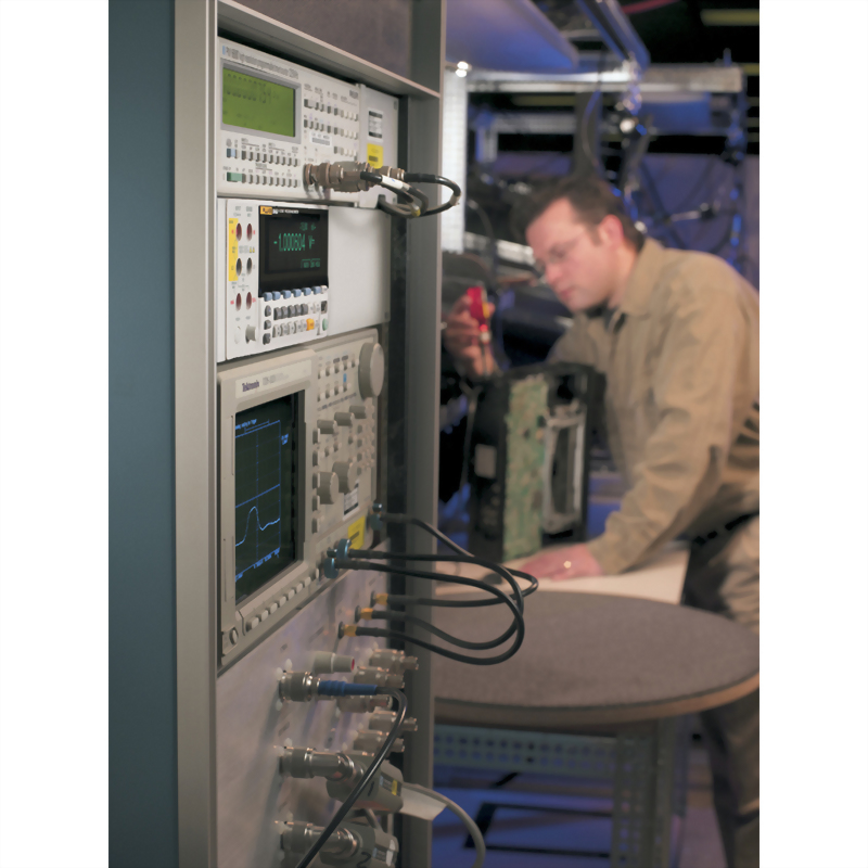 FLUKE_6.5_Digit_Precision_Multimeters_8845A_8846A_2