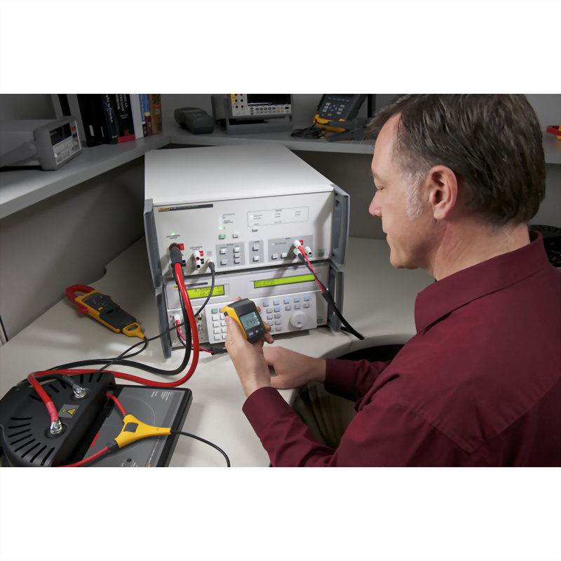 FLUKE_Transconductance_Amplifier_52120A_3