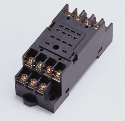 继电器插座 PYF14A