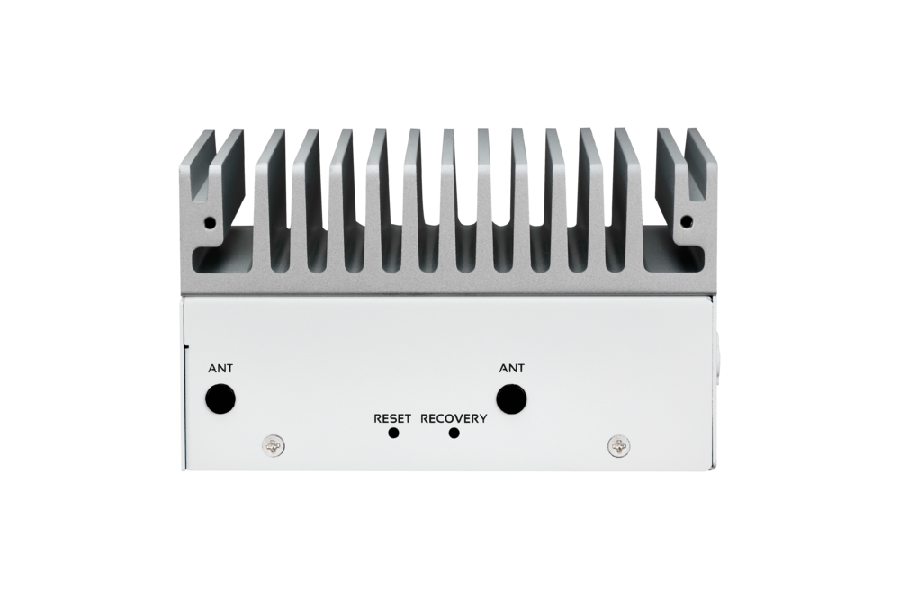 AIE-PO22/32 | AIE-PN32/42 無風扇邊緣運算電腦