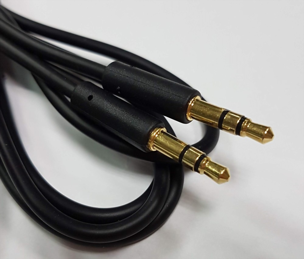 3.5 Audio Cable 02