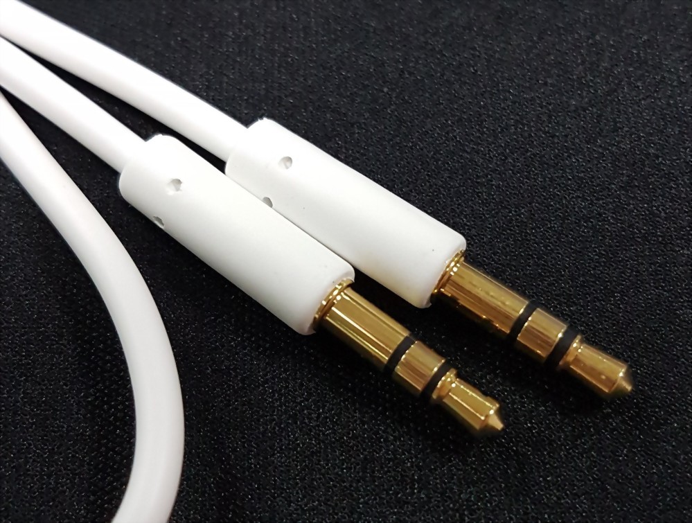 3.5 Audio Cable 01