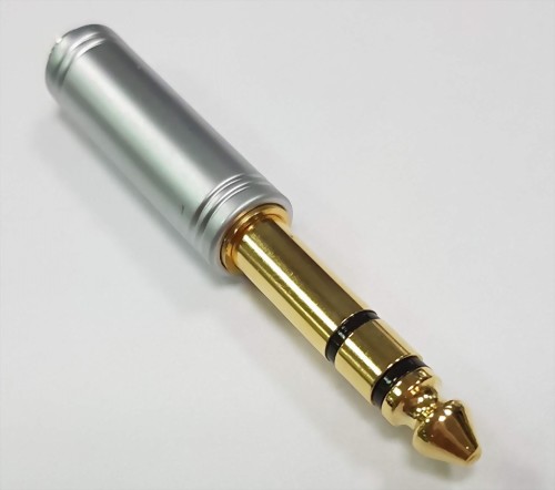 1/4" Stereo Plug To 3.5mm 4P Jack, Gold & Pearl Chrome Plated 1/4" Stereo Plug To 3.5mm 4P Jack, Gold & Pearl Chrome Plated