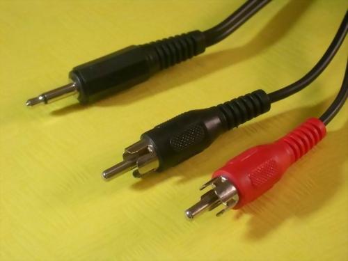 3.5MM MONO PLUG-2XRCA PHONO PLUGS