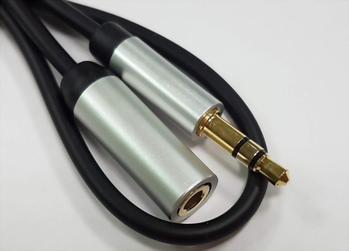 3.5mm Stereo Plug - 3.5mm Stereo Jack, Slim Type