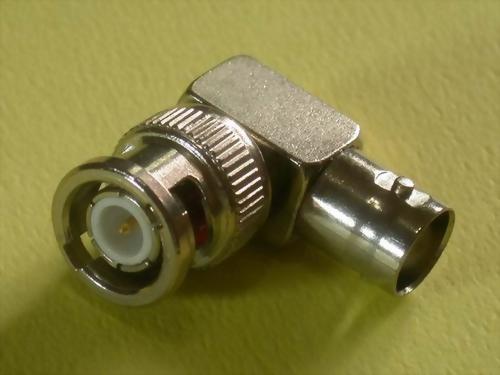 RT. ANGLE BNC MALE TO BNC FEMALE