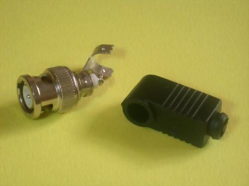 RT. ANGLE BNC MALE SOLDERLESS