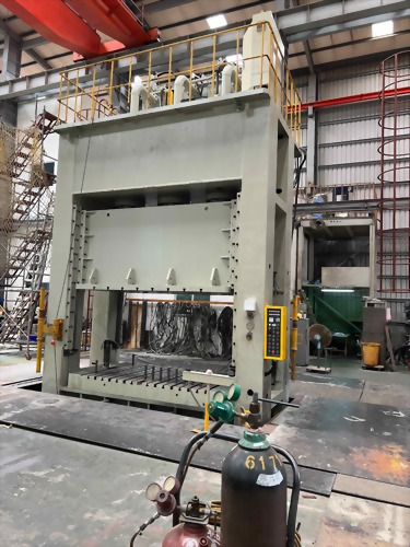 興連盛PROSPEROUS 600T 油壓深抽成型機