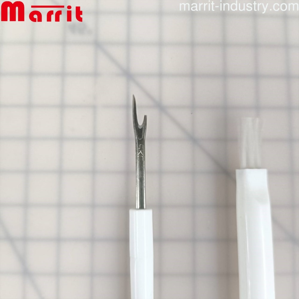 #118R SKC Seam Ripper with lint Brush and head