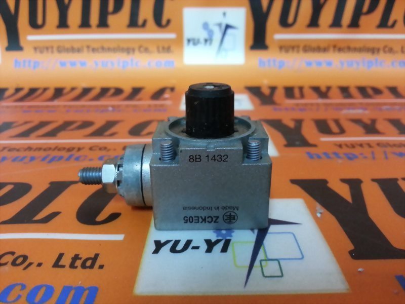 TELEMECANIQUE ZCKE05 ZCK E05 LIMIT SWITCH HEAD