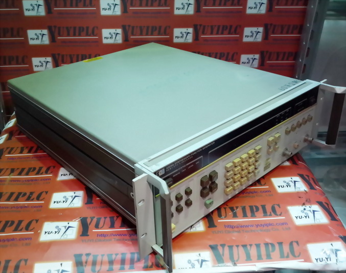 HP 3325A SYNTHESIZER / FUNCTION GENERATOR