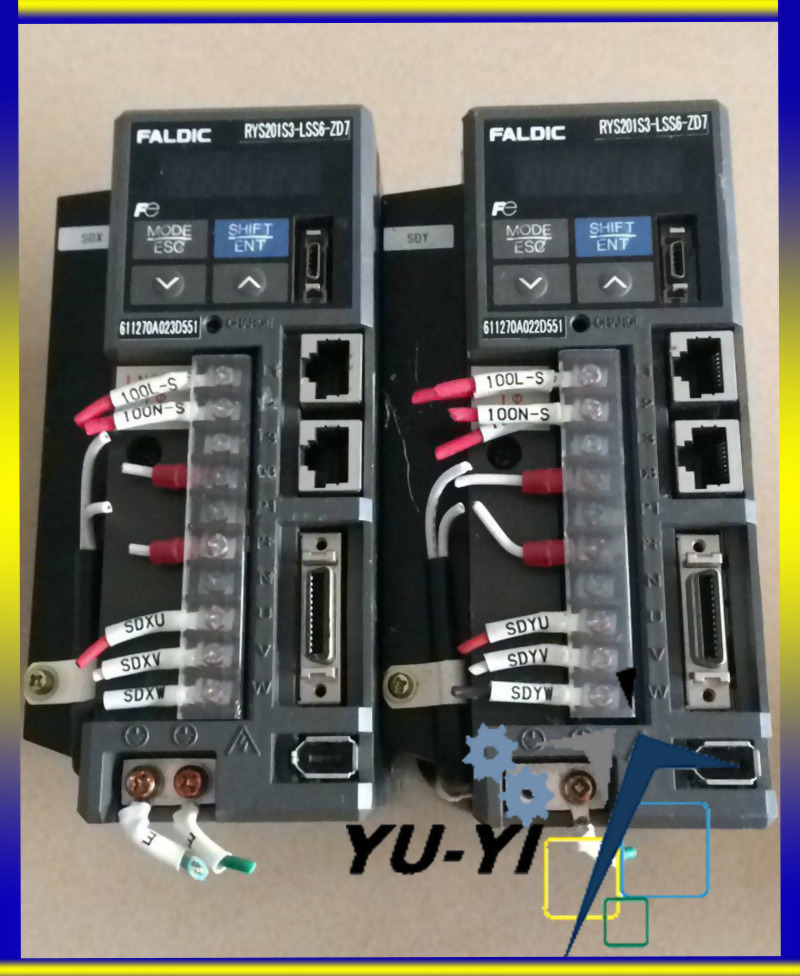 サーボアンプ　Fuji Electric RYS201S3-LSS6-ZD7 富士電機 ACサーボアンプ RYS201S3-LSS-Z24 (LED表示に不具合