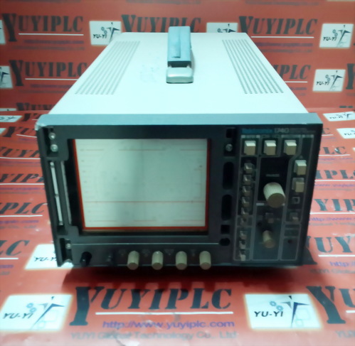 TEKTRONIX 1740 WAVEFORM / VECTOR MONITOR