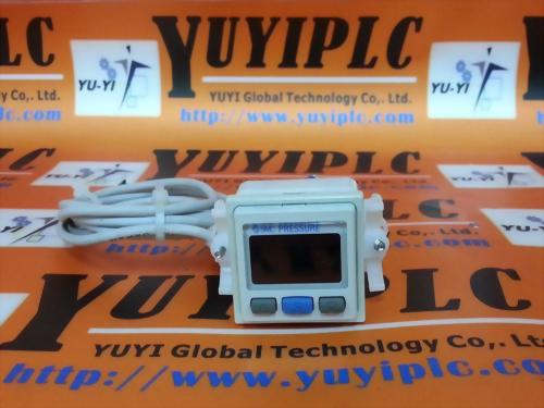 SMC DIGITAL PRESSURE SWITCH ZSE30A-01-N-M