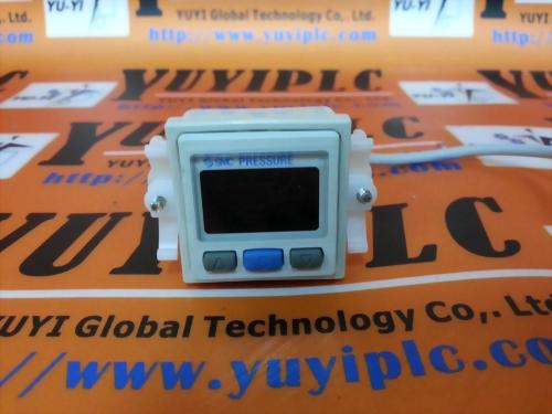 SMC DIGITAL PRESSURE SWITCH ZSE30A-C6H-N-M