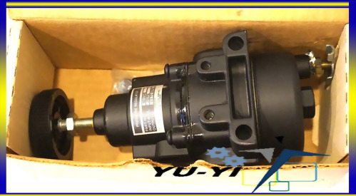 FOXBORO B0123HE REGULATOR 250PSI