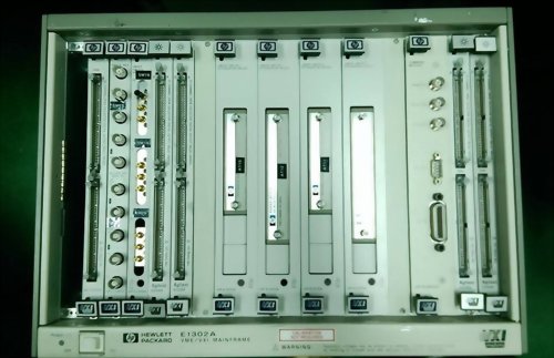 HP HEWLETT PACKARD SERIES VME/VXT MAINFRAME E1302A