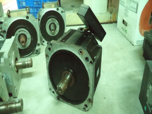 TAMAGAWA AC SERVO MOTOR TBL-I Ⅲ SERIES TSM 2207N8280E224 5.0K W 200V