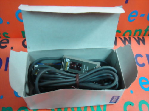 OMRON E3S-CT61-D、E3S-CT61-L (NEW BOXED)