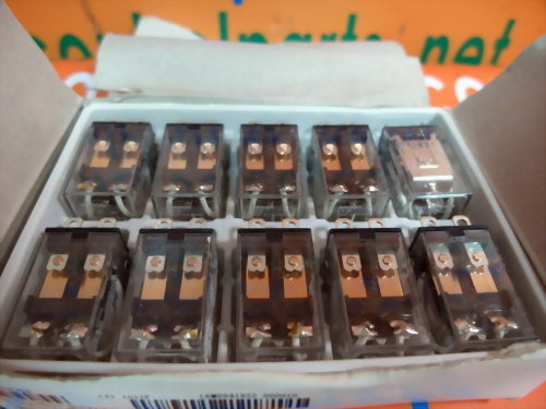 OMRON LY2 RELAY 8 PINS, DPDT 2W930 NEW BOXED
