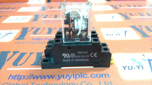 OMRON LY2N-D2 & 1951H2