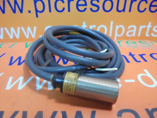 OMRON PROXIMITY SWTCH E2E-X5Y1