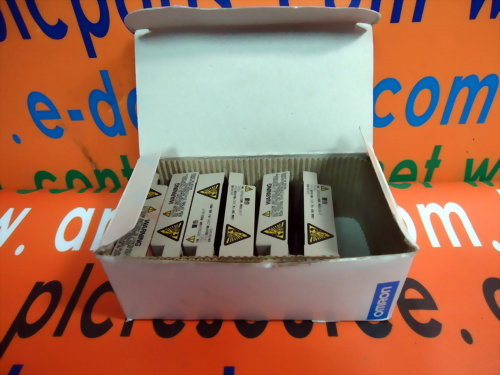 OMRON V600-D8KR12 NEW BOXED