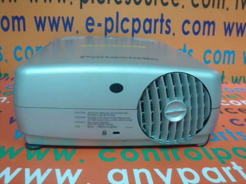 PANASONIC LCD PROJECTOR PT-L711U