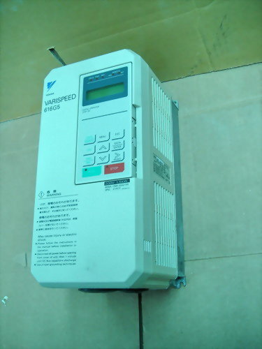 YASKAWA CIMR-G5A21P5 INPUT:AC 3PHASE 200-220V 50Hz