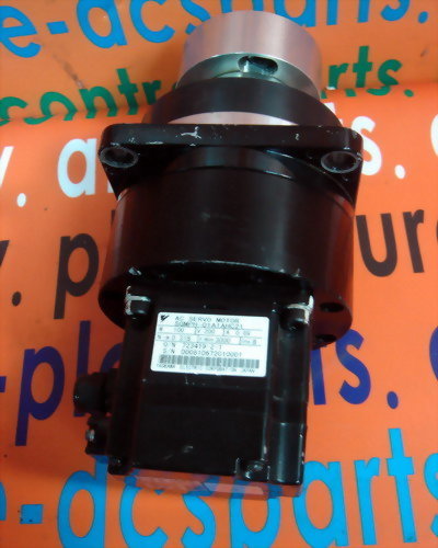 YASKAWA SGMPH-01A1AHC21 AC SERVO MOTOR 100W 200V 0.89A