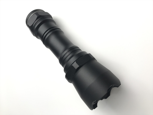 生存遊戲手電筒