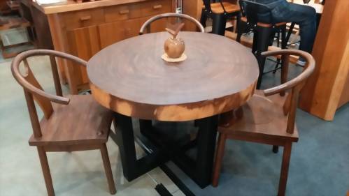 金鋼納圓桌椅組