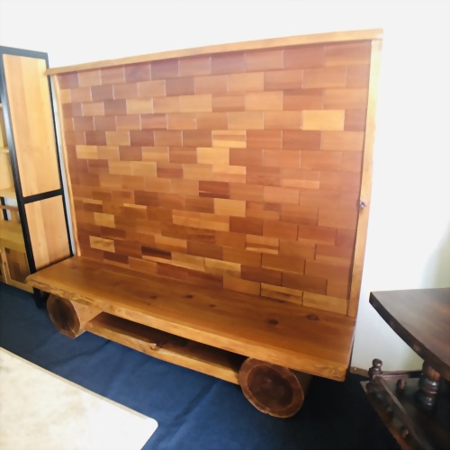 原木電視背板牆