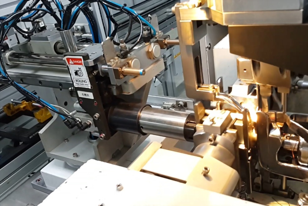 崁入式轉子自動繞線機