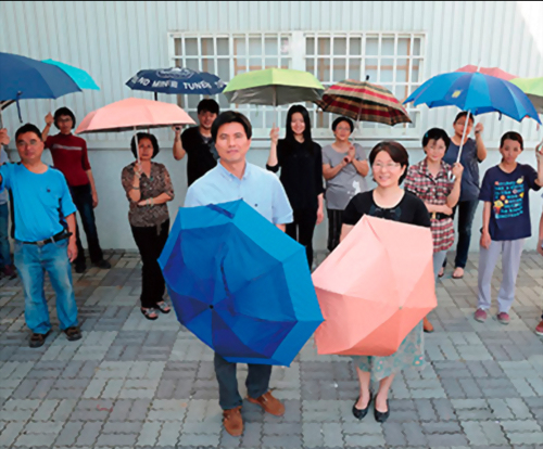 自由時報報導-台灣傘汽車輾不斷!小布希、英國皇室都愛用 自由時報報導-台灣傘汽車輾不斷!小布希、英國皇室都愛用