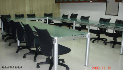 鋁合金環式會議桌-霧玻