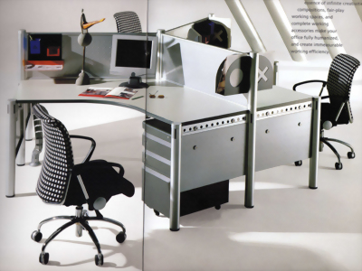 IO鋁合金系統桌加鋁合金桌上屏