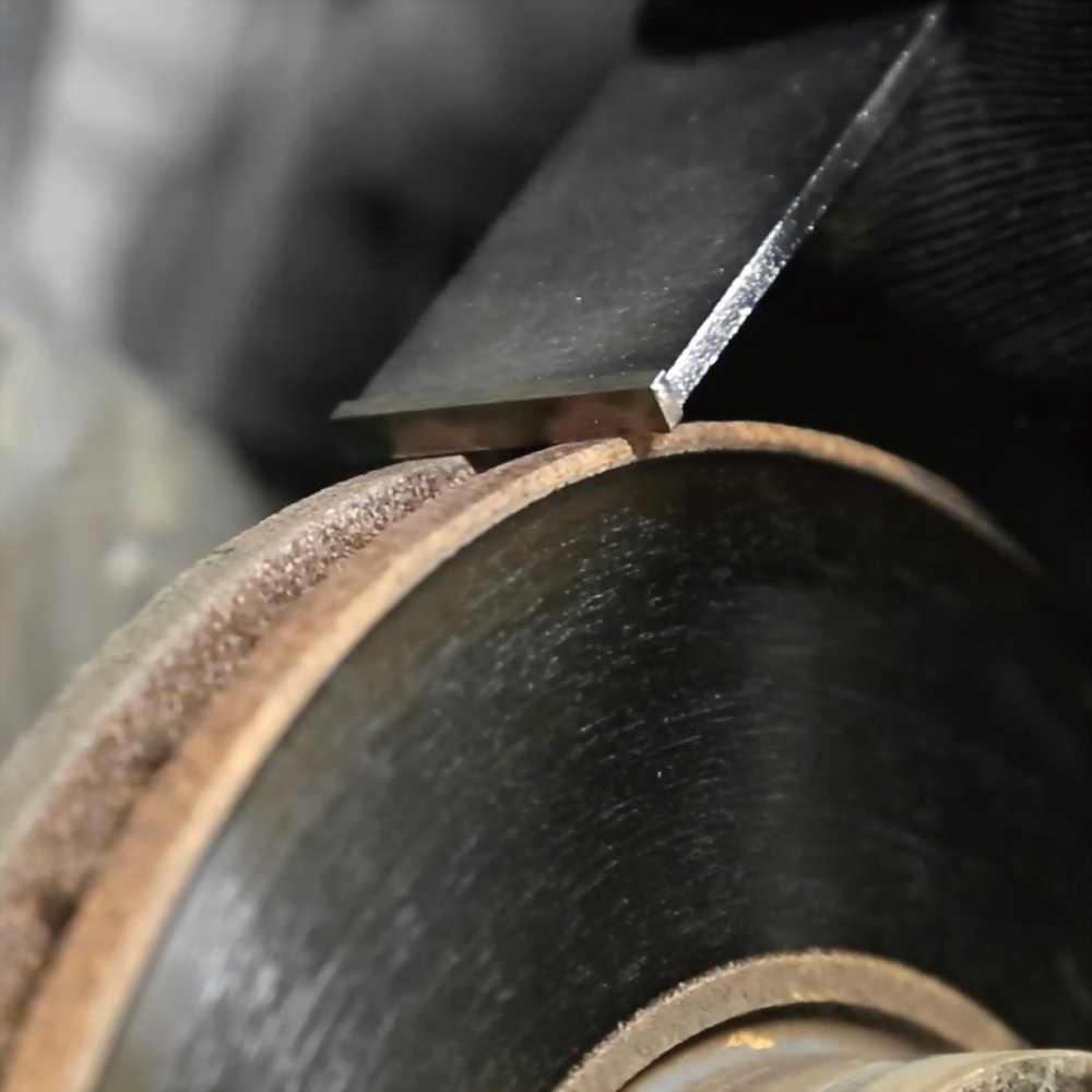 how to scrap off the residual gasket