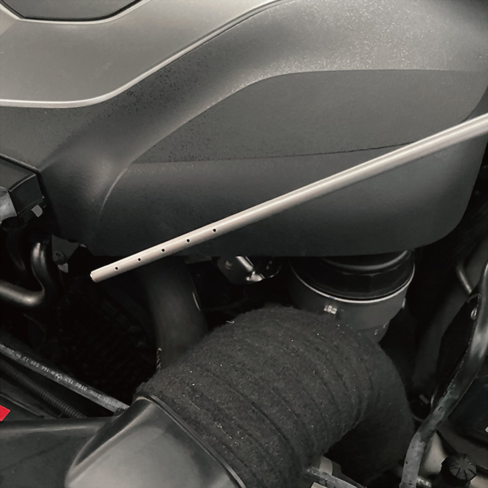 Long reach to hard-to-reach areas 90 degree airflow