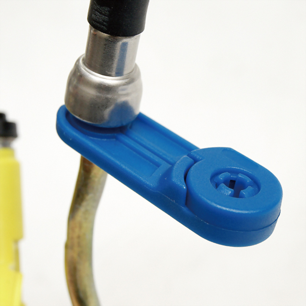 ong reach line pinch-off tool for hard-to-reach hoses